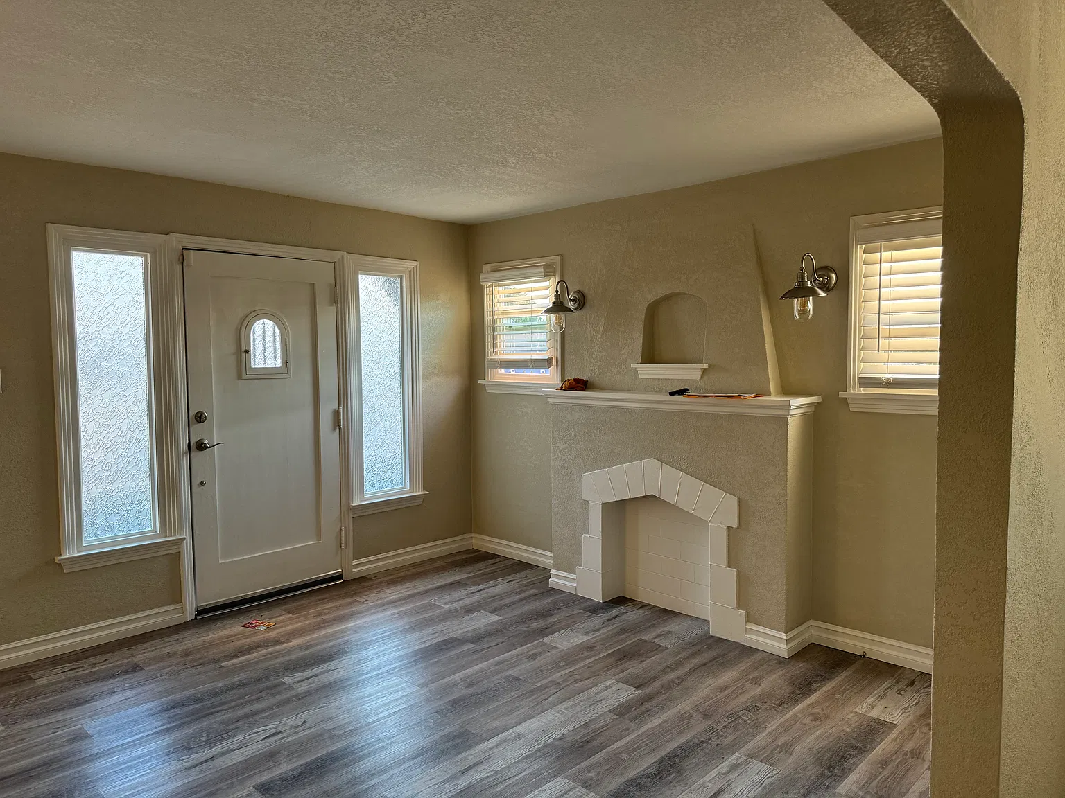 1 bed, 870 sqft, $2,250 — Photo 1