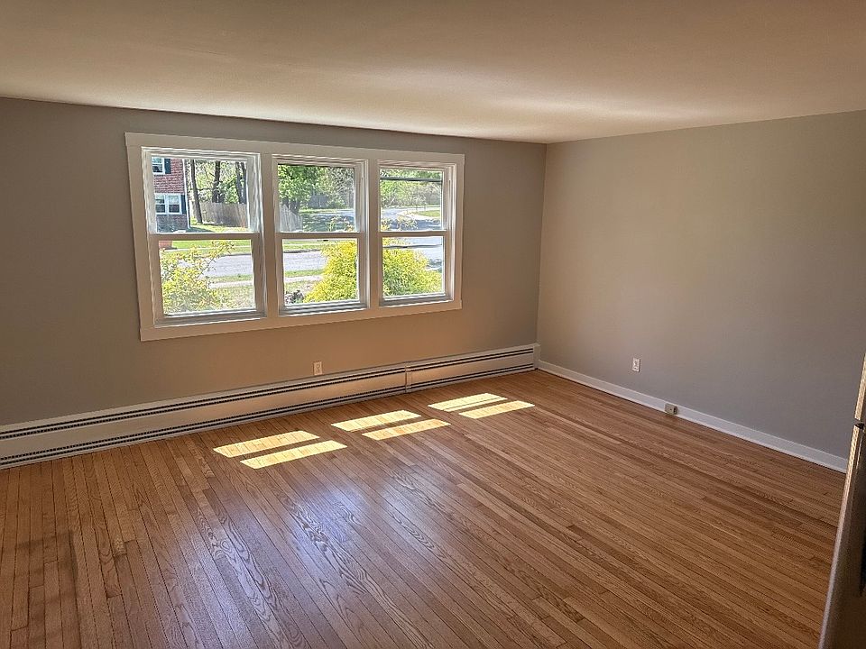 2nd image of 15 Emerson St #B2