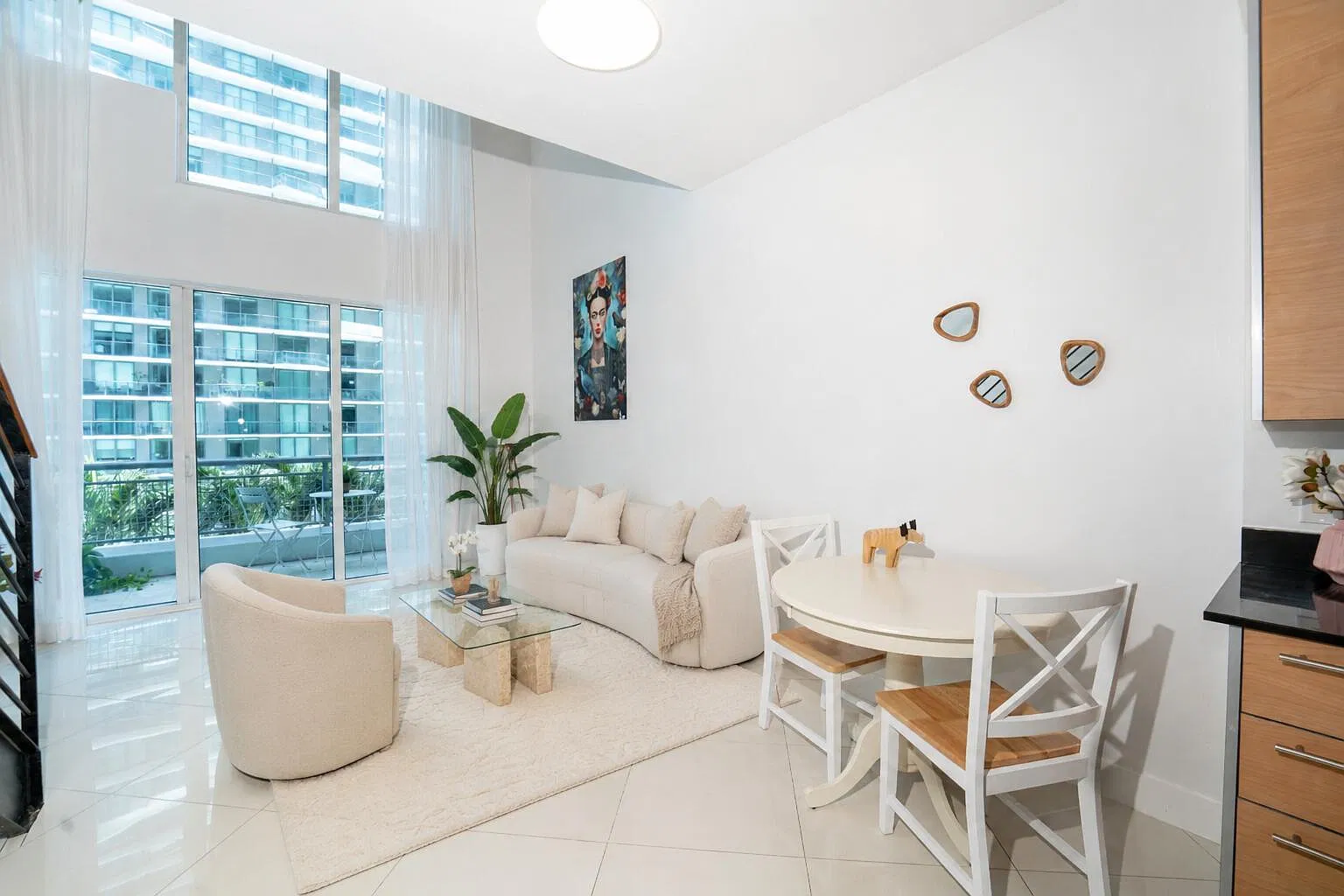 1 bed, 1.5 bath, 785 sqft, $3,000 — Photo 2