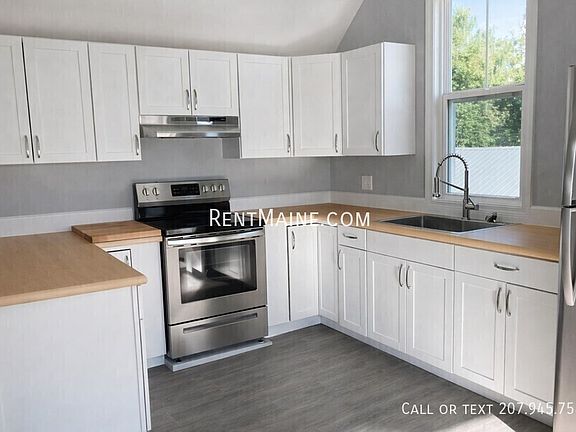 4th image of 221 Water St Unit 2