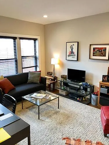 525 W Barry Ave #527-2N — Photo 4
