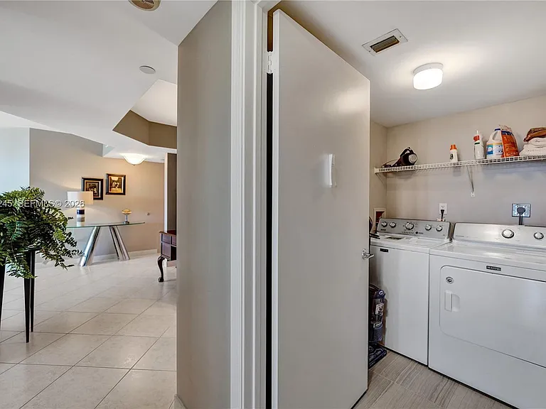 3600 Yacht Club Dr #904 — Photo 44