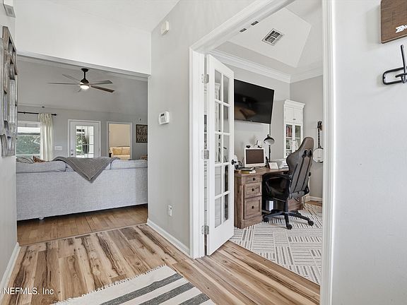 4th image of 1228 SHALLOWFORD Drive W
