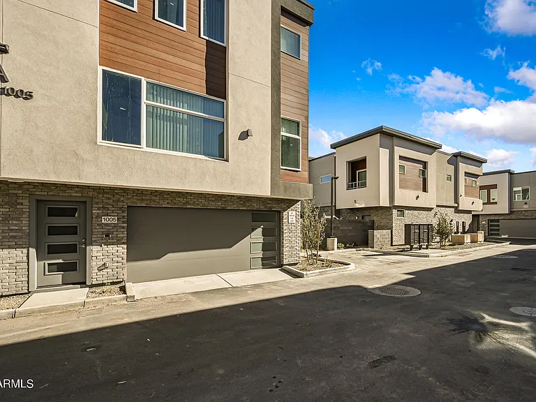 1023 W 5th St #1018 — Photo 36