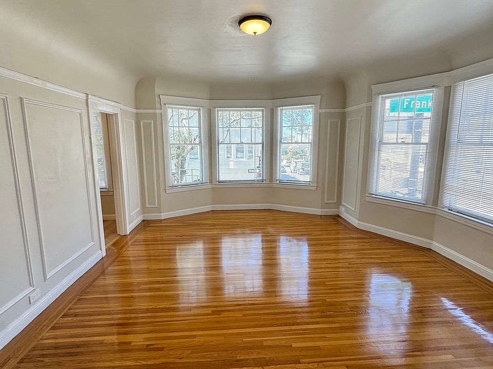 1st image of 2650 Franklin St #14