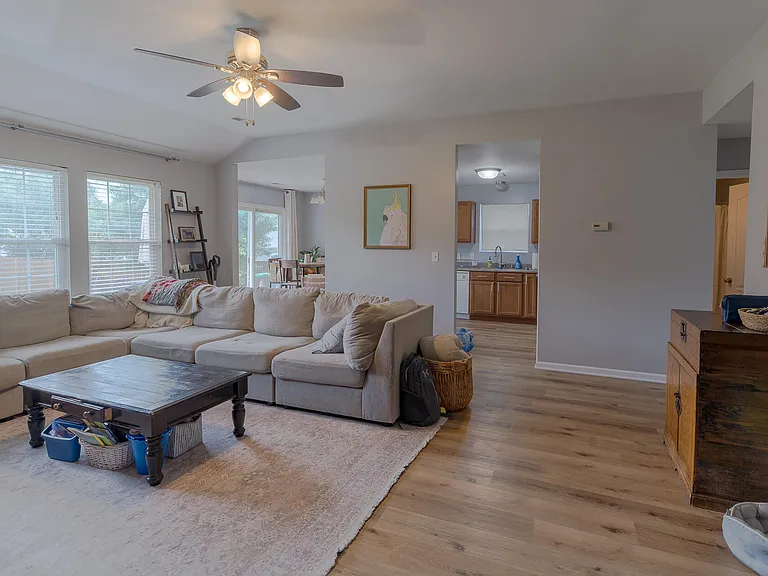 5104 Opal Dr — Photo 3