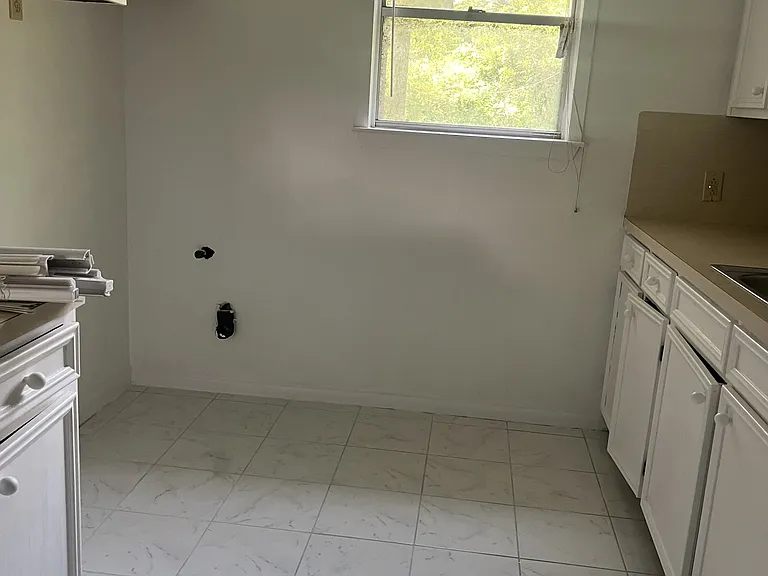 9440 McLean St — Photo 7