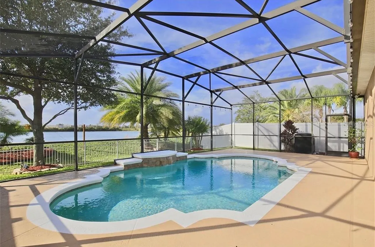 4 bed, 2112 sqft, $3,000 — Photo 2