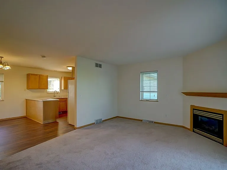 236 Harbour Town Dr — Photo 6