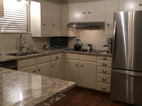 3rd image of 1000 Glen Cove Dr