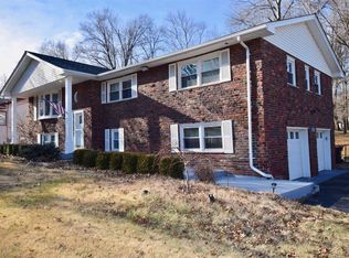 1 Victor Ln, Poughkeepsie, NY 12601