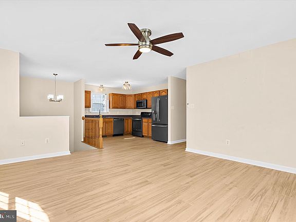 3rd image of 3614 8th St