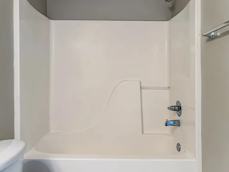 1202 Elisha Ct — Photo 10