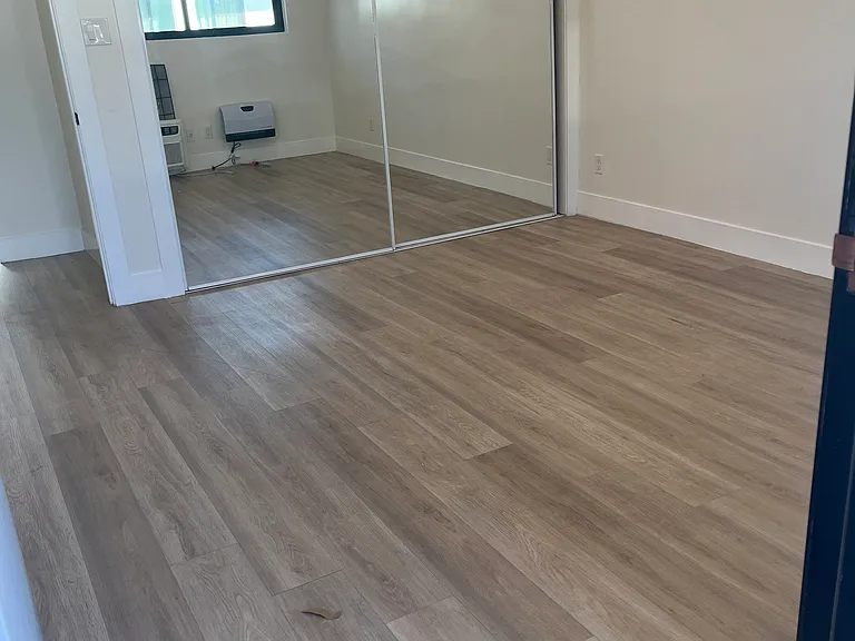 6958 Woodman Ave #14 — Photo 9