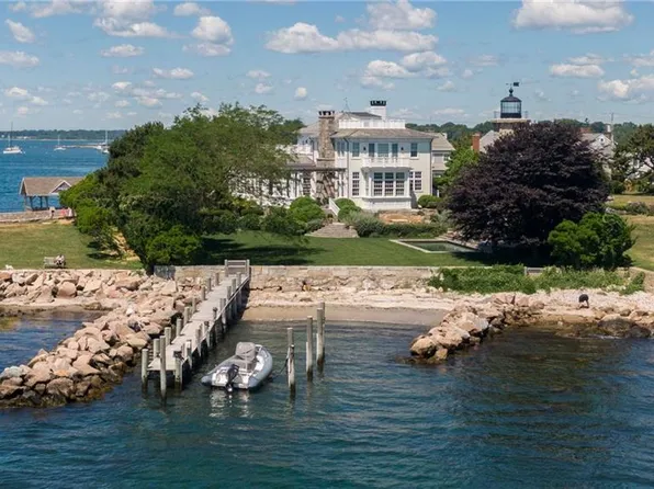 5 Water St, Stonington, CT 06378