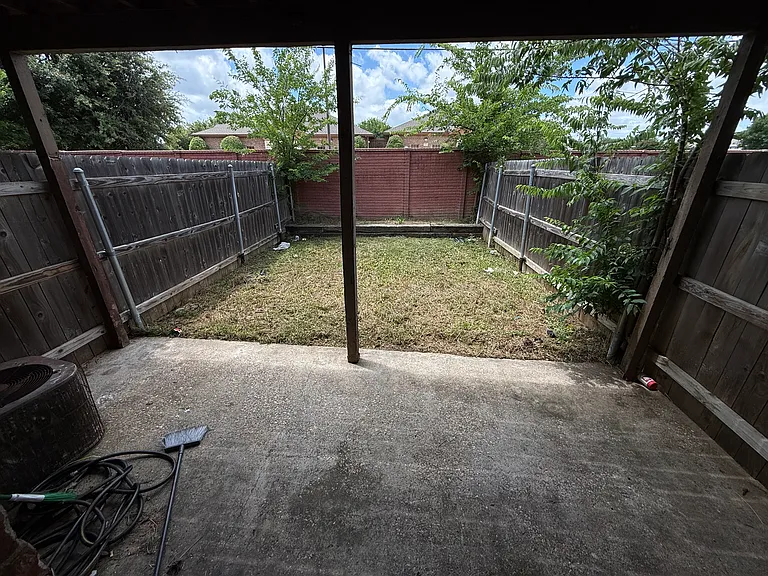 730 Bluebonnet Dr #B — Photo 13