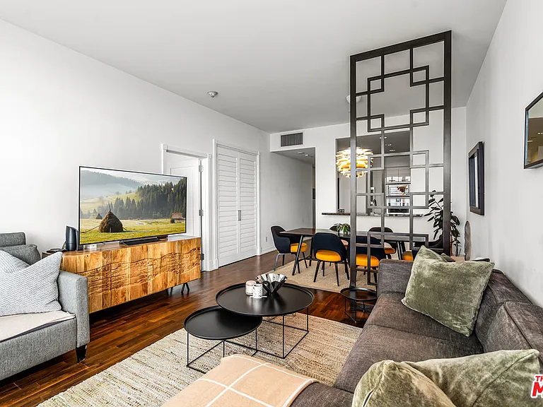 900 W Olympic Blvd #36F — Photo 9