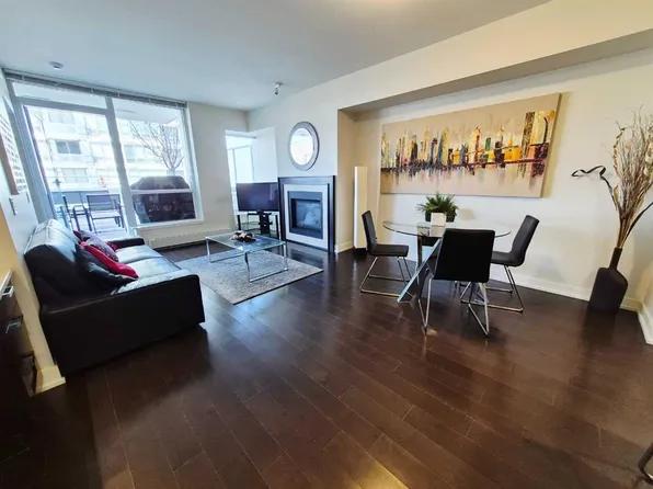 222 S Riverfront Ave SW #722, Calgary, AB T2P 0W3