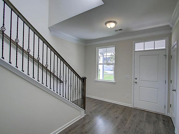 2nd image of 1624 Wellington Dr