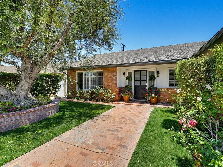 2705 E Jacaranda Ave — Photo 7