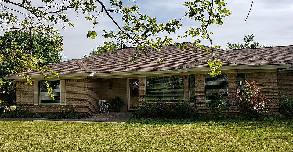 1st image of 1616 E Bankhead Dr