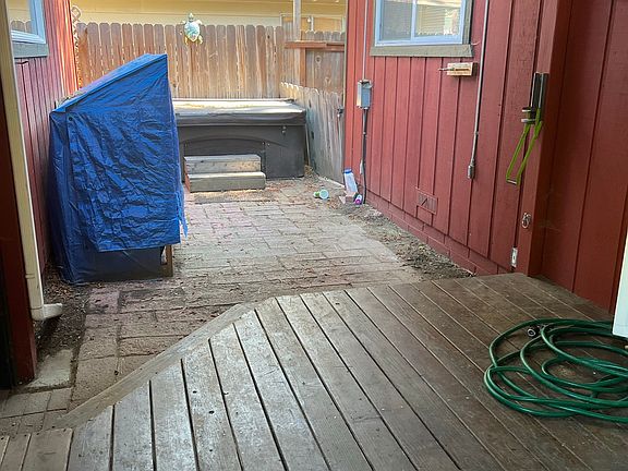 5th image of 3046 Sacramento Ave