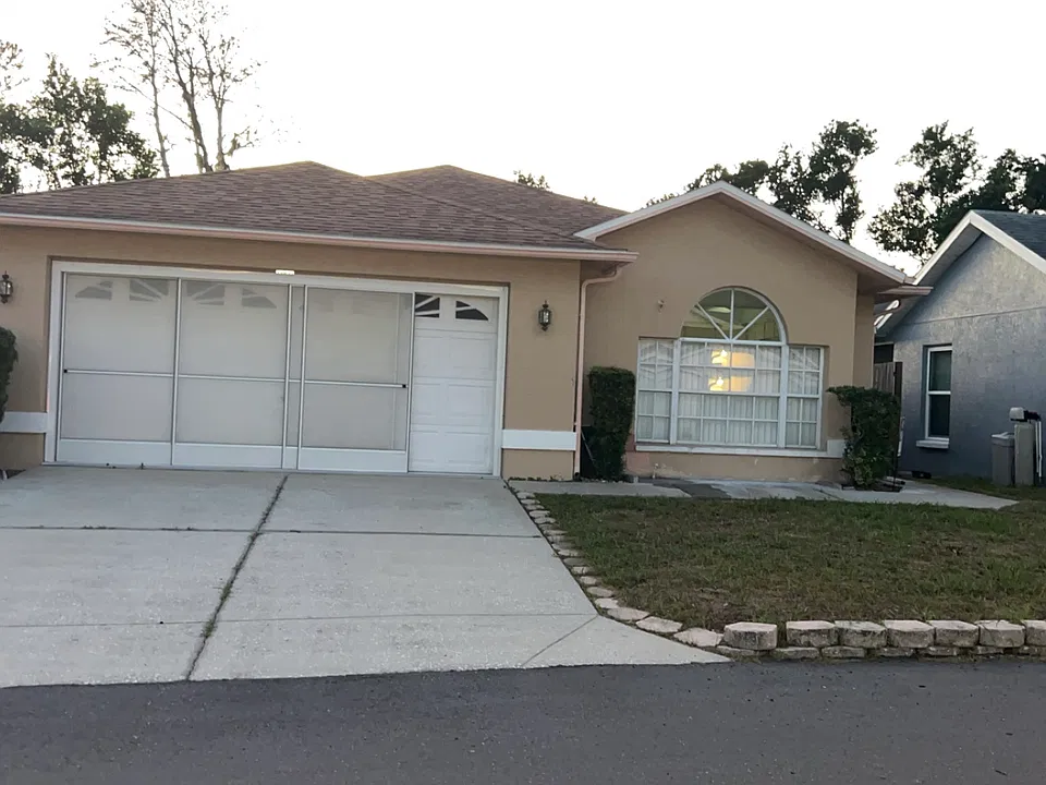 10832 Claymont Dr