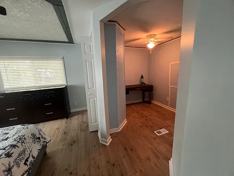 8709 SW 15th St — Photo 11