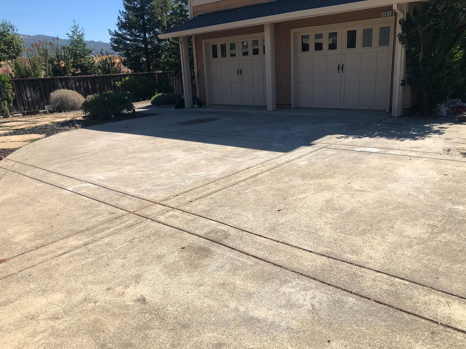 4 bed, 2.5 bath, 2400 sqft, $3,800 — Photo 3