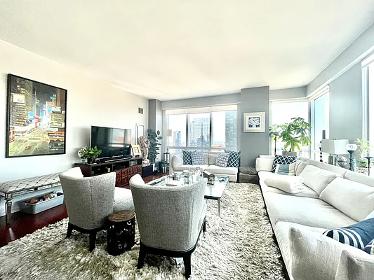 Rented by Addison Property Group | media 16