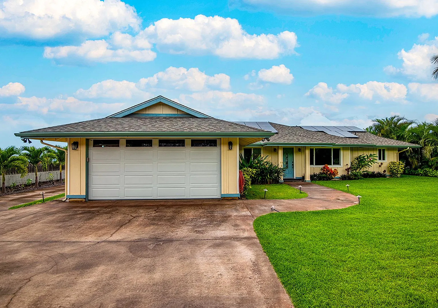 Available Now! Private 3BR/2BA Home in Desirable Wainani Estates Panoramic Kona Coast Views, Owne... — Photo 1