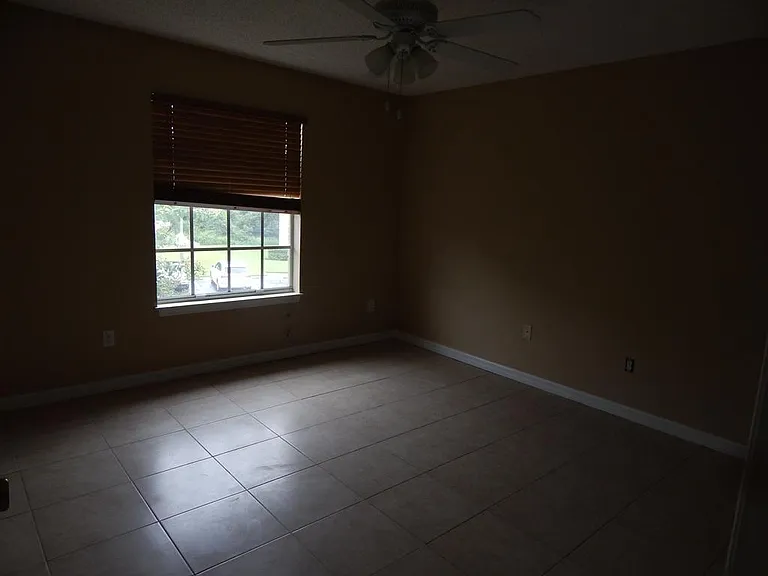 136 Reserve Cir #200 — Photo 7