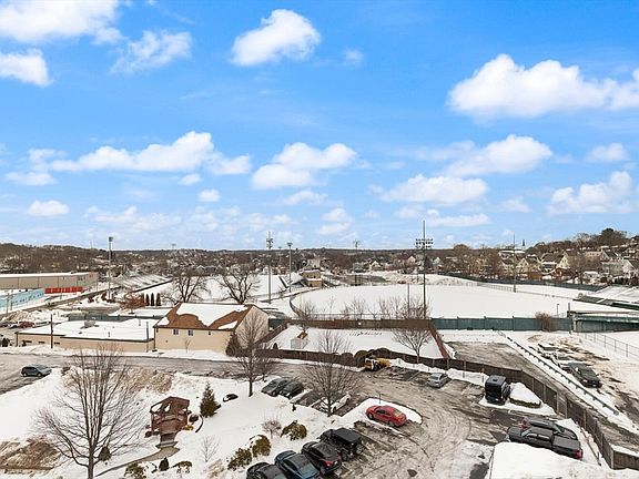 5th image of 200 Locust St APT 706