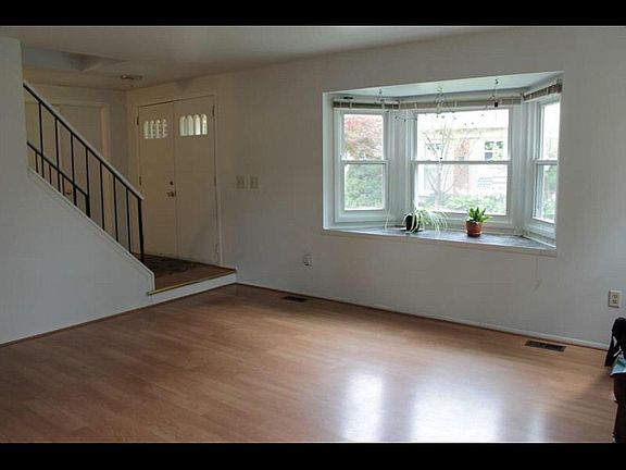 4th image of 5050 Buckingham Pl #544