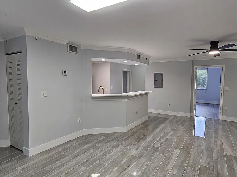 400 Scotia Dr #203 — Photo 58