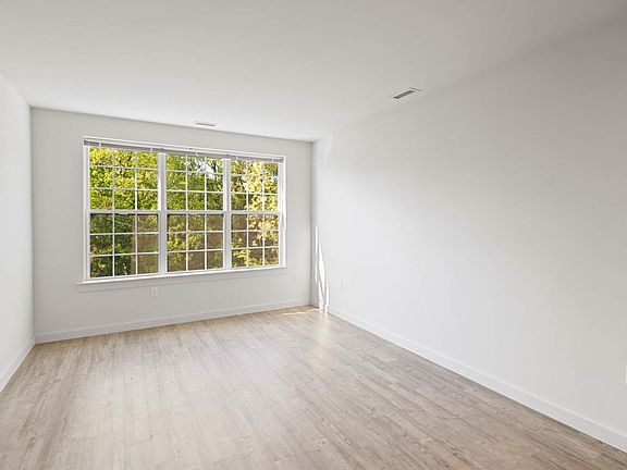 5th image of 411 N Ave E APT 309