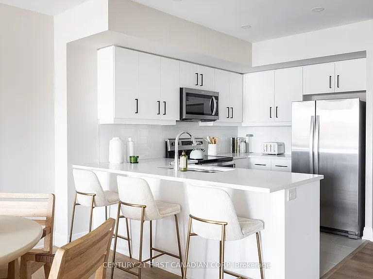 4286 King St E #1007 — Photo 3