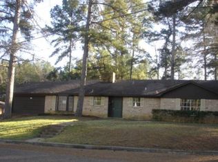 208 Westwood Dr, Troup, TX 75789