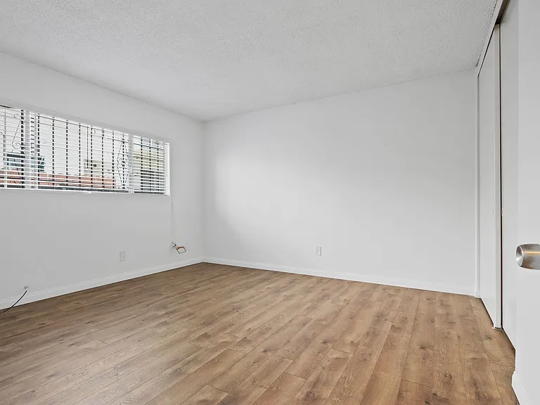 3625 Mentone Ave — Photo 11