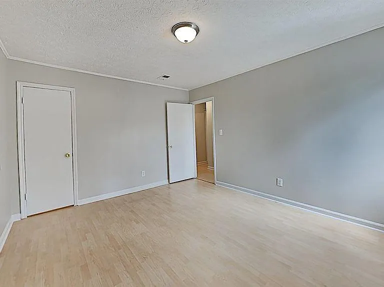 2400 Lawrenceville Hwy #D — Photo 9