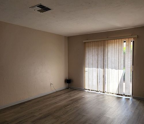 3rd image of 13121 Burningtree Ave #13121