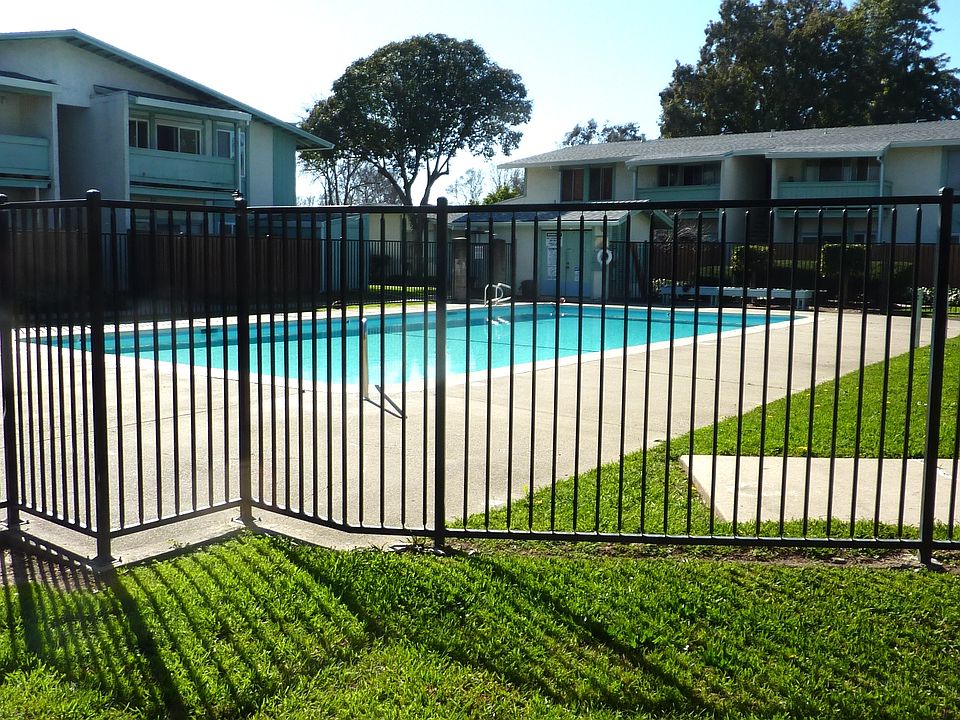 1st image of 1625 Park Ln APT 57