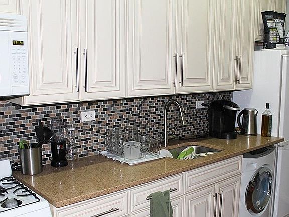 3rd image of 1122 47th Ave APT 2R