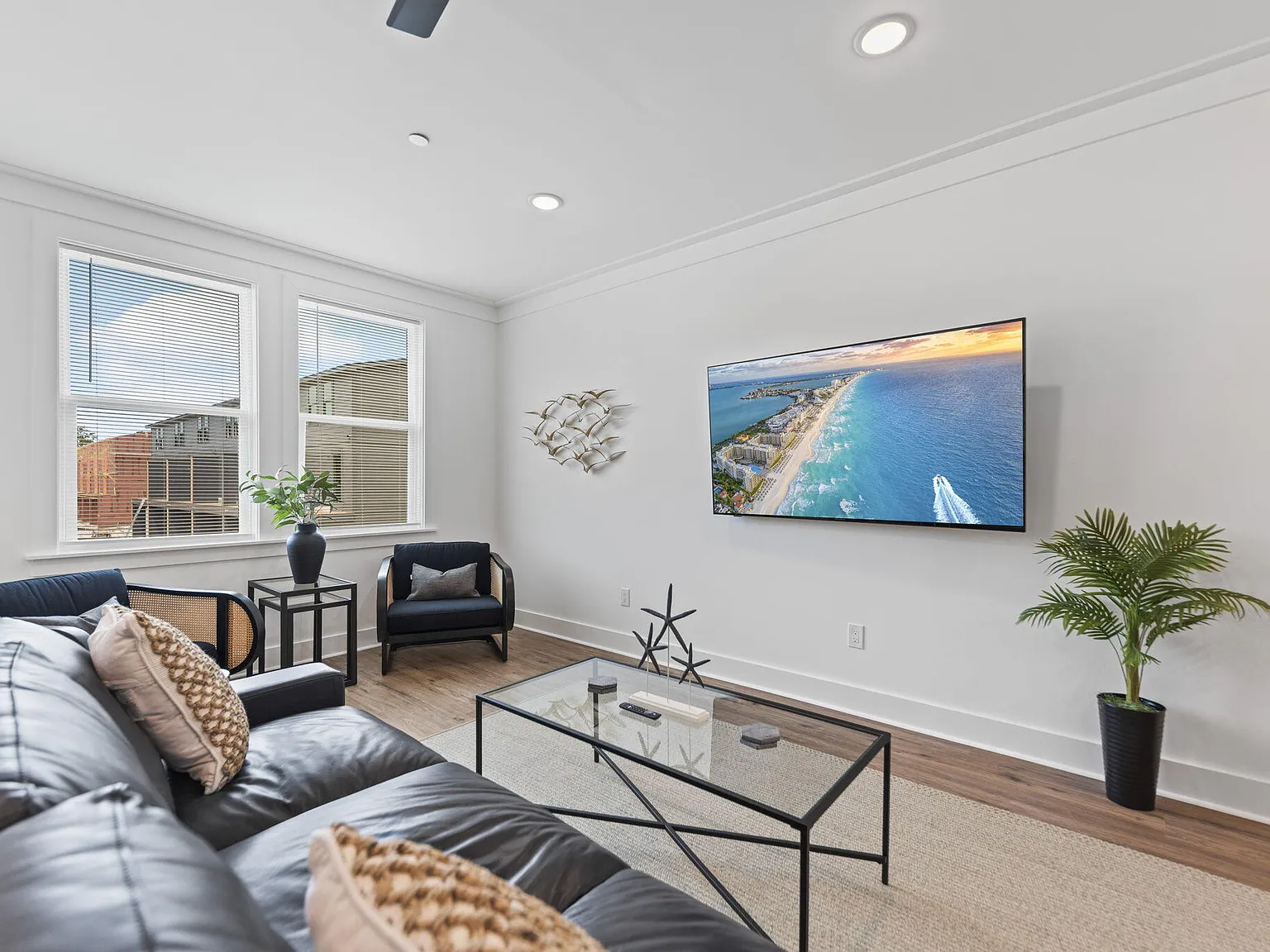 4 bed, 3.5 bath, $3,350 — Photo 3
