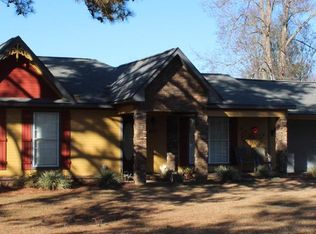 420 Chapelwood Dr, Dothan, AL 36305