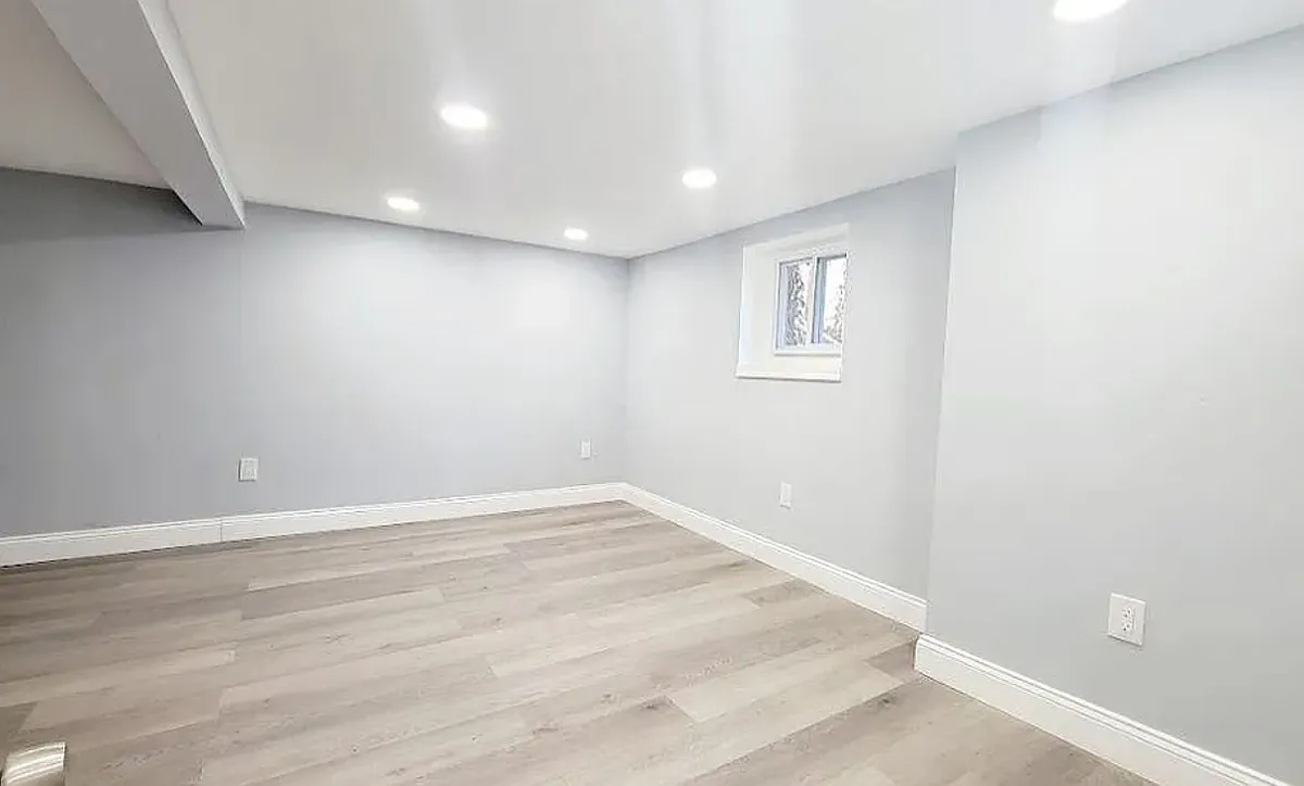 Building Photo - 288 Cator Ave #4