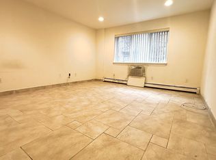 28-25 35th St #1F, Astoria, NY 11103