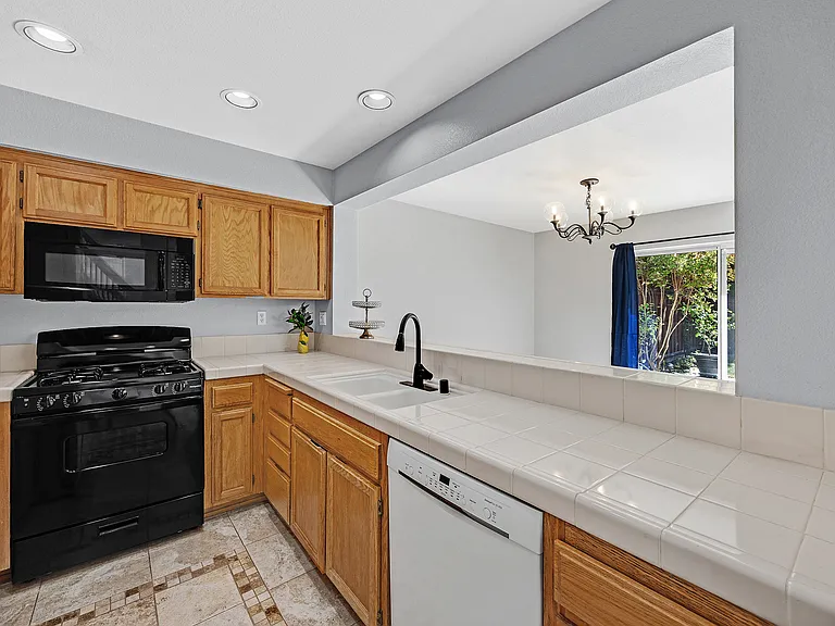 3218 W Las Positas Blvd — Photo 10