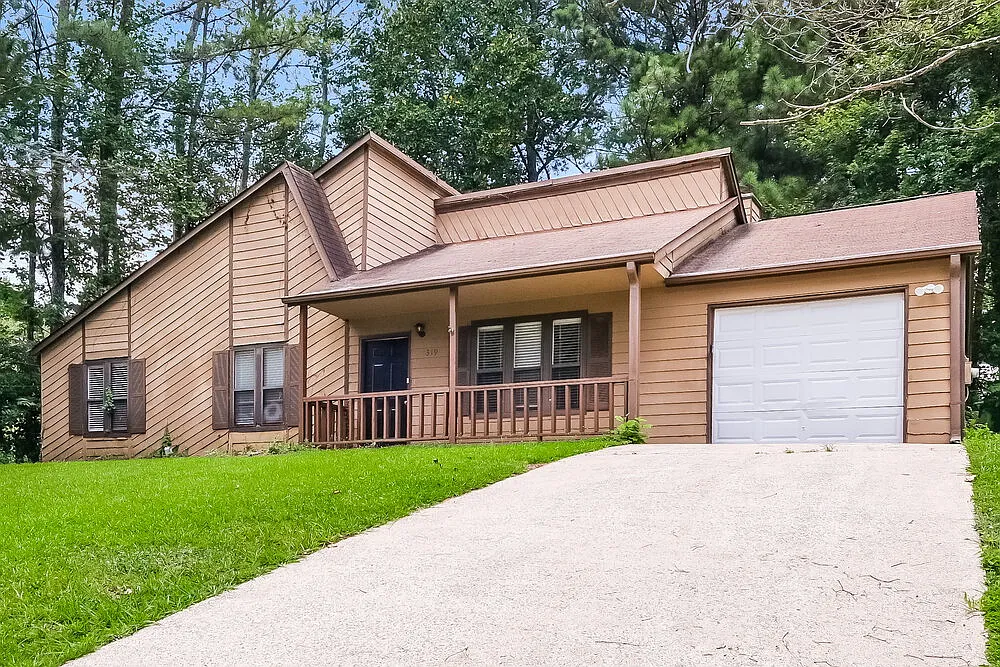 3 bed, 2.0 bath, 1260 sqft, $2,040 — Photo 3