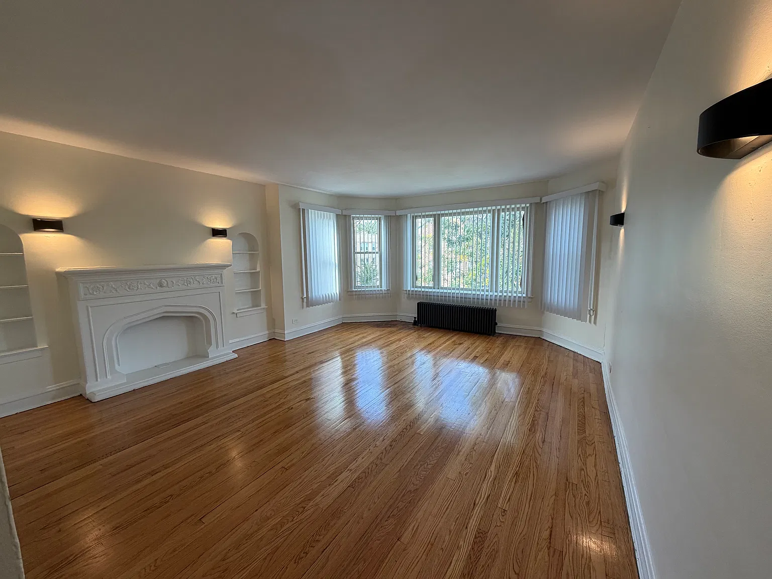 1 bed, 1000 sqft, $1,350 — Photo 2